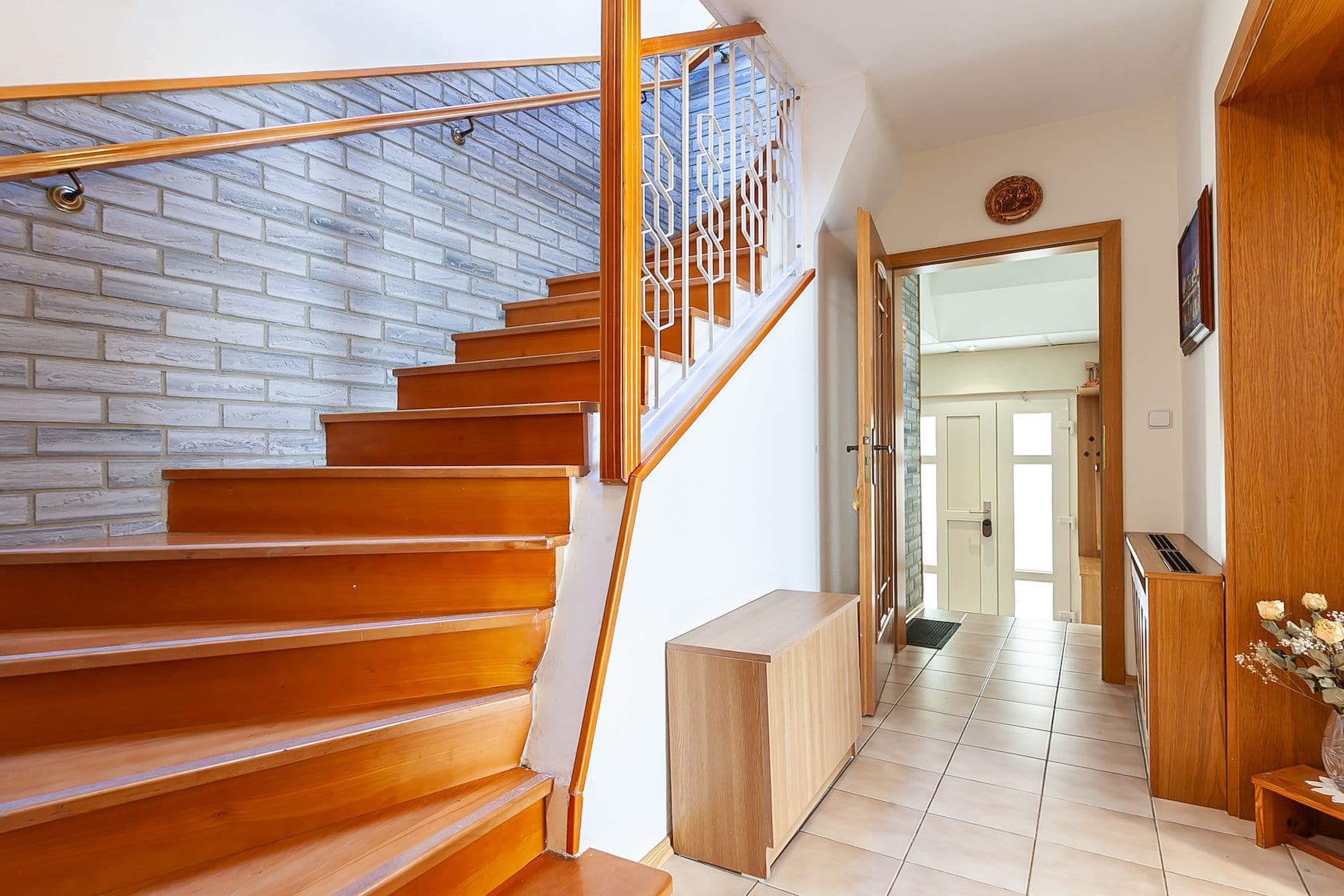 Prodej domu 230 m², pozemek 348 m², Svahová, Horoměřice, Středočeský kraj Prodej domu 230 m², pozemek 348 m², Svahová, Horoměřice, Středočeský kraj