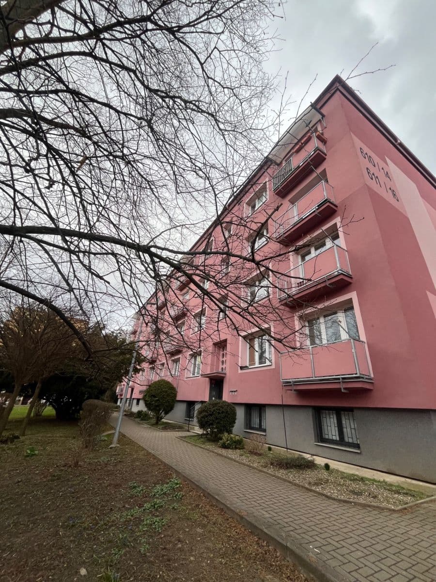 Prodej bytu 3+kk 68 m², 17. listopadu, Ústí nad Labem, Ústecký kraj Prodej bytu 3+kk 68 m², 17. listopadu, Ústí nad Labem, Ústecký kraj