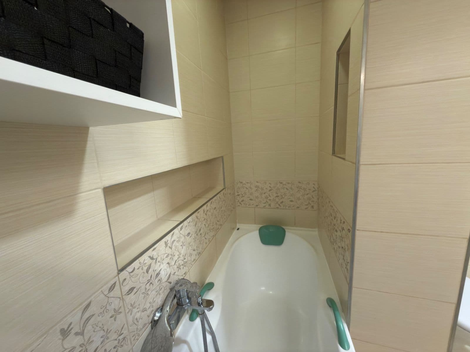 Prodej bytu 3+kk 68 m², 17. listopadu, Ústí nad Labem, Ústecký kraj Prodej bytu 3+kk 68 m², 17. listopadu, Ústí nad Labem, Ústecký kraj