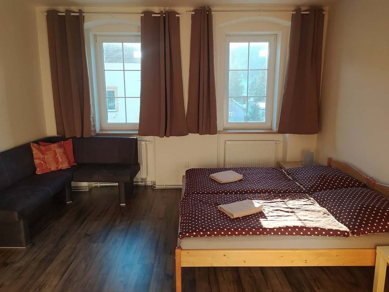 Prodej bytu 5+kk 100 m², Karlovarská, Pernink, Karlovarský kraj Prodej bytu 5+kk 100 m², Karlovarská, Pernink, Karlovarský kraj