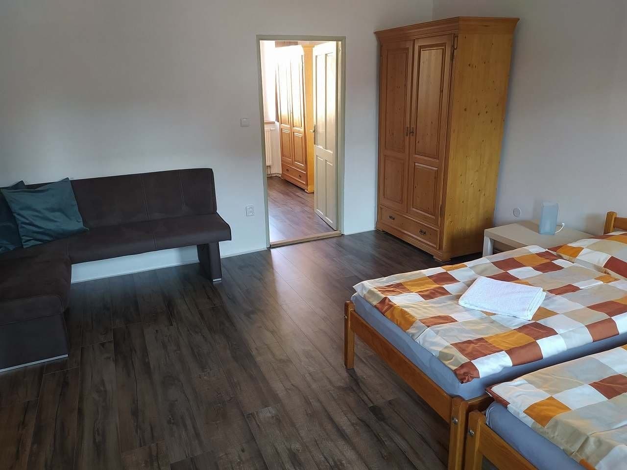 Prodej bytu 5+kk 100 m², Karlovarská, Pernink, Karlovarský kraj Prodej bytu 5+kk 100 m², Karlovarská, Pernink, Karlovarský kraj