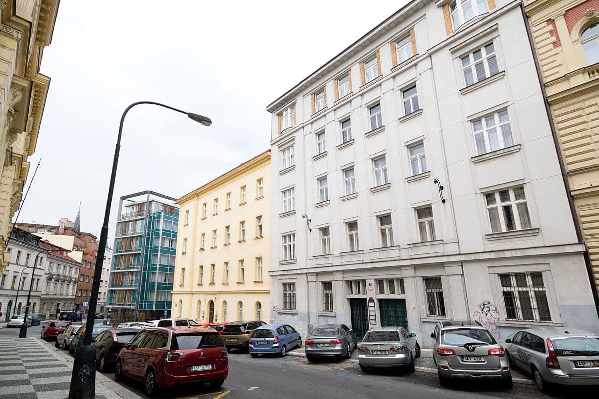 Pronájem bytu 1+kk 31 m², Hálkova, Praha, Praha Pronájem bytu 1+kk 31 m², Hálkova, Praha, Praha