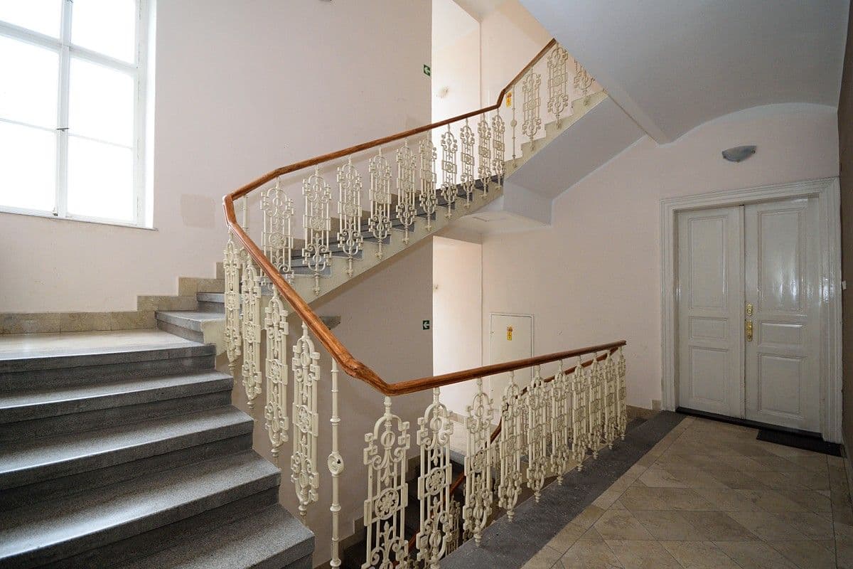 Pronájem bytu 1+kk 31 m², Hálkova, Praha, Praha Pronájem bytu 1+kk 31 m², Hálkova, Praha, Praha