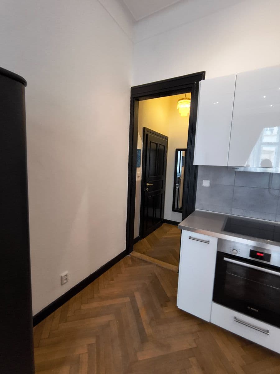 Pronájem bytu 1+kk 31 m², Hálkova, Praha, Praha Pronájem bytu 1+kk 31 m², Hálkova, Praha, Praha