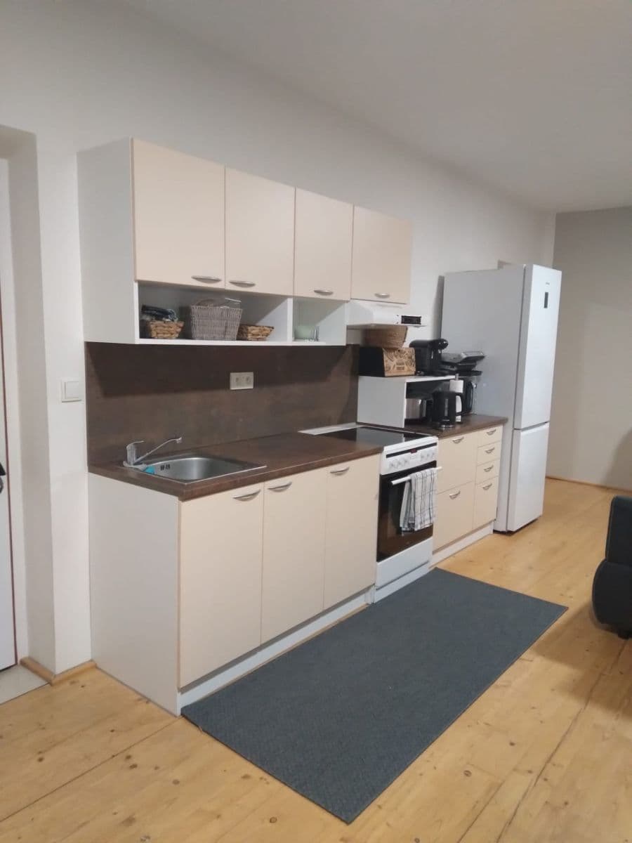 Pronájem bytu 2+kk 45 m², Česká, Bělá pod Bezdězem, Středočeský kraj Pronájem bytu 2+kk 45 m², Česká, Bělá pod Bezdězem, Středočeský kraj