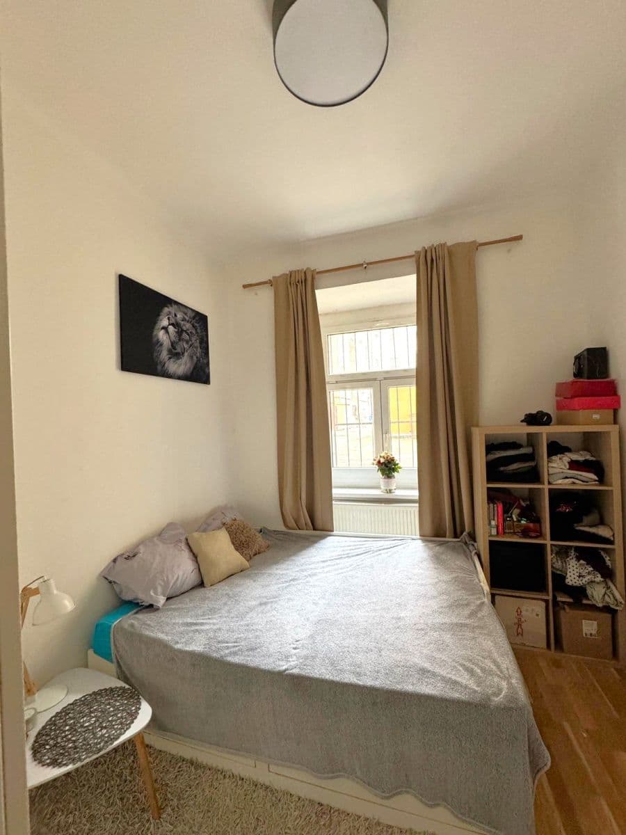 Pronájem bytu 2+1 38 m², Orlická, Praha, Praha Pronájem bytu 2+1 38 m², Orlická, Praha, Praha