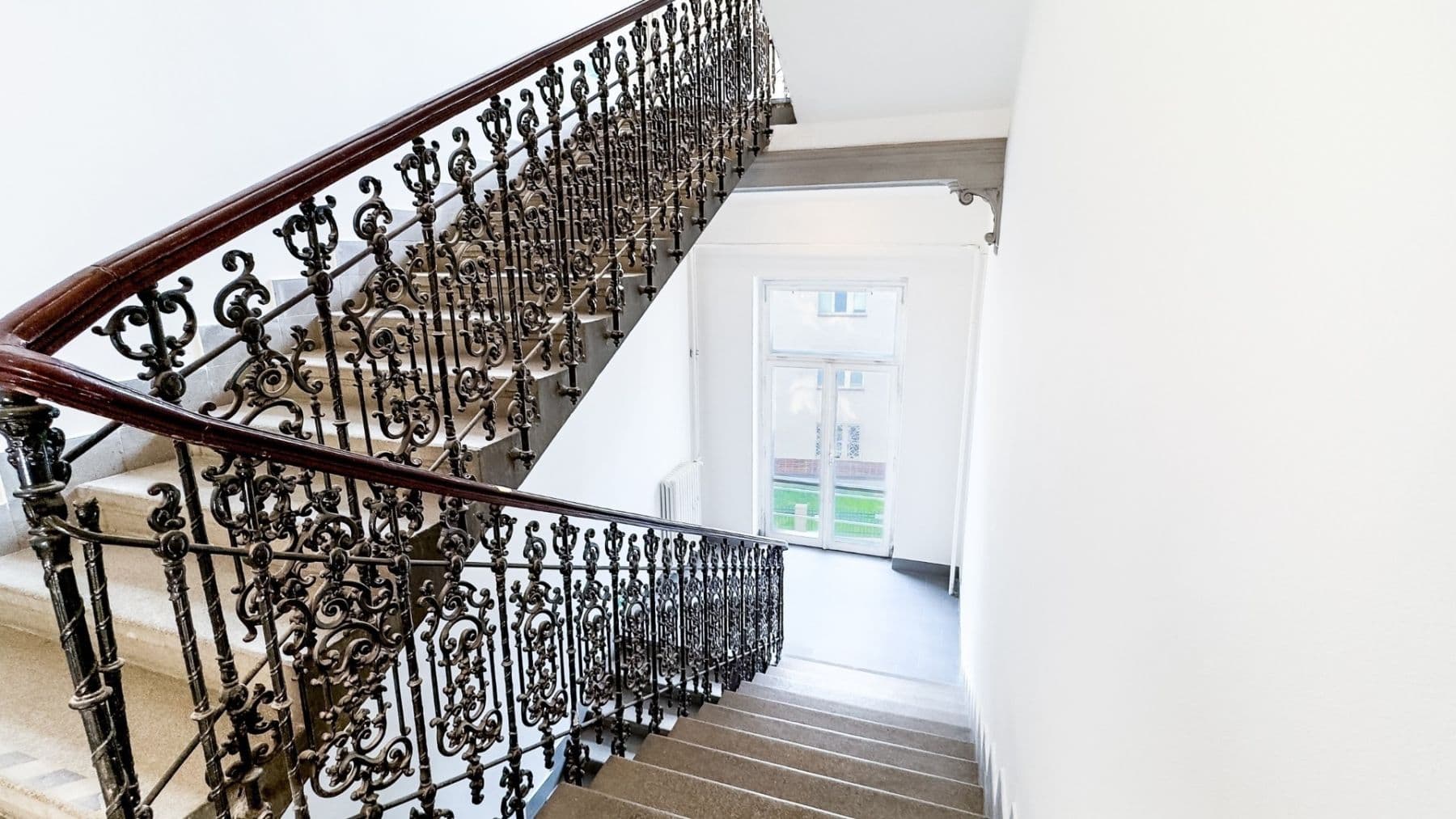 Pronájem kanceláře 22 m², Karlovo náměstí, Praha, Praha Pronájem kanceláře 22 m², Karlovo náměstí, Praha, Praha