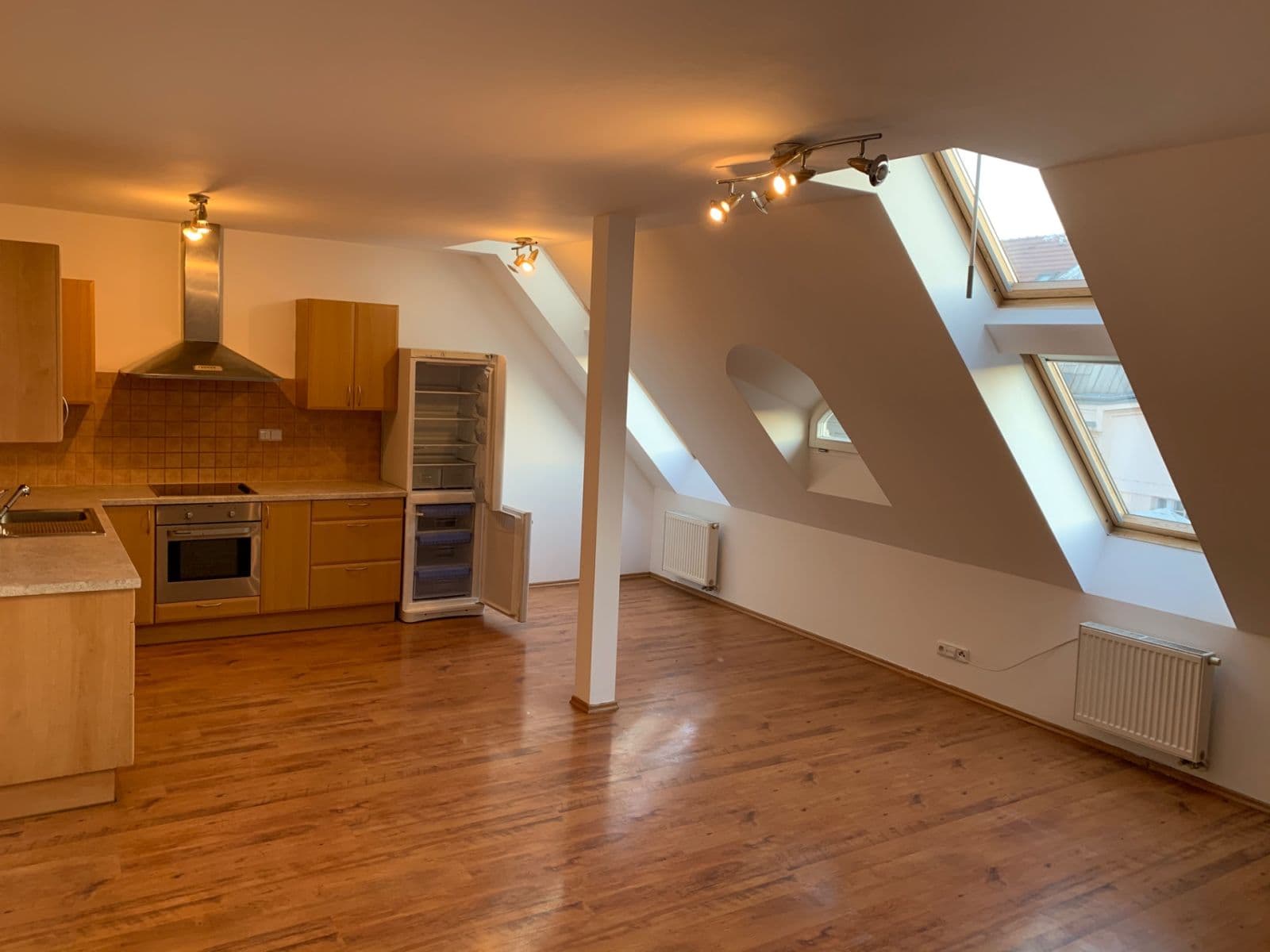 Pronájem bytu 2+kk 60 m², Farského, Praha, Praha Pronájem bytu 2+kk 60 m², Farského, Praha, Praha