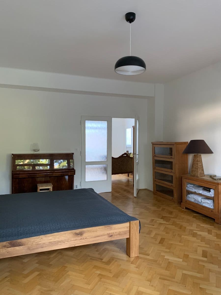 Pronájem bytu 3+1 102 m², Sokolská, Bratislava - mestská časť Staré Mesto, Bratislavský kraj Pronájem bytu 3+1 102 m², Sokolská, Bratislava - mestská časť Staré Mesto, Bratislavský kraj