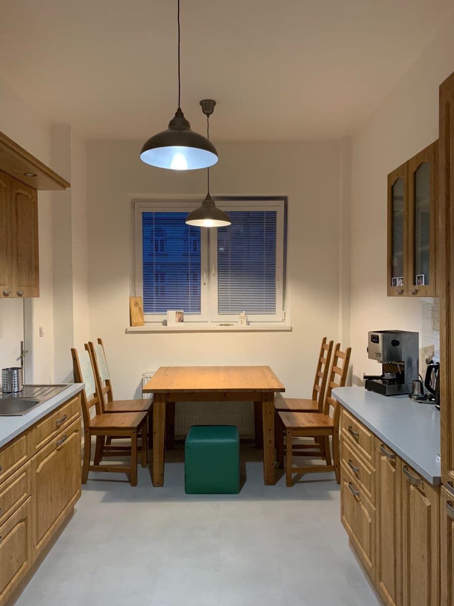 Pronájem bytu 3+1 102 m², Sokolská, Bratislava - mestská časť Staré Mesto, Bratislavský kraj Pronájem bytu 3+1 102 m², Sokolská, Bratislava - mestská časť Staré Mesto, Bratislavský kraj