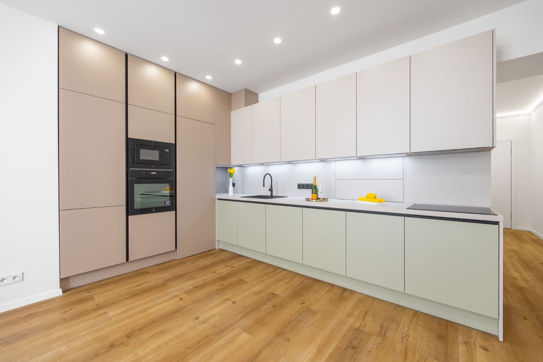 Prodej bytu 3+kk 95 m², Řezáčovo náměstí, Praha, Praha Prodej bytu 3+kk 95 m², Řezáčovo náměstí, Praha, Praha