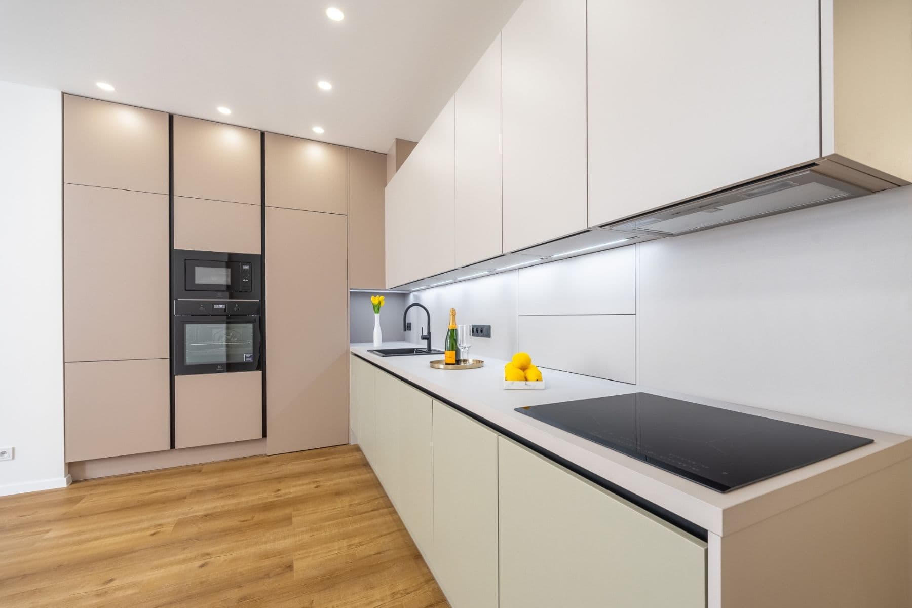 Prodej bytu 3+kk 95 m², Řezáčovo náměstí, Praha, Praha Prodej bytu 3+kk 95 m², Řezáčovo náměstí, Praha, Praha