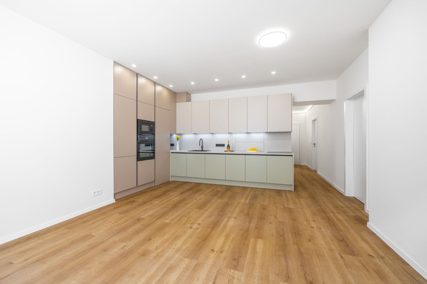 Prodej bytu 3+kk 95 m², Řezáčovo náměstí, Praha, Praha Prodej bytu 3+kk 95 m², Řezáčovo náměstí, Praha, Praha