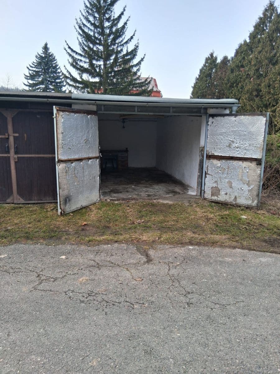 Pronájem garáže 19 m², Slaný, Středočeský kraj Pronájem garáže 19 m², Slaný, Středočeský kraj