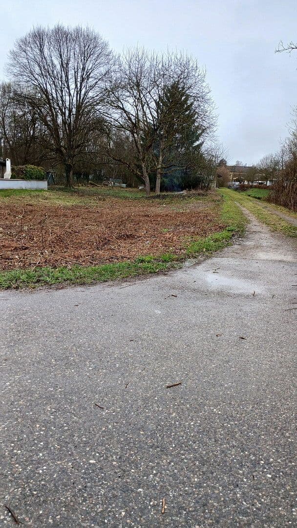 Prodej pozemku 3.400 m², Klettgau, Bádensko-Württembersko Prodej pozemku 3.400 m², Klettgau, Bádensko-Württembersko