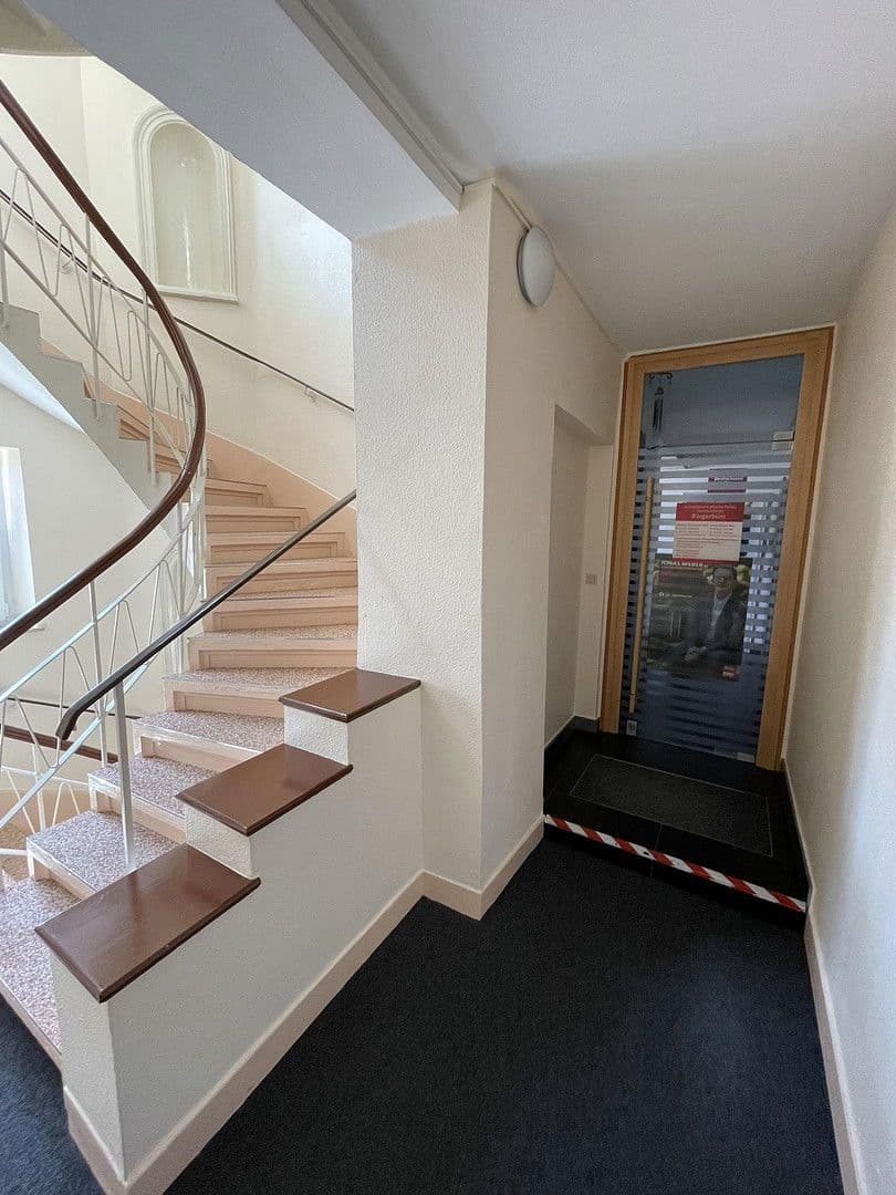 Pronájem kanceláře 85 m², Rastatt, Bádensko-Württembersko Pronájem kanceláře 85 m², Rastatt, Bádensko-Württembersko