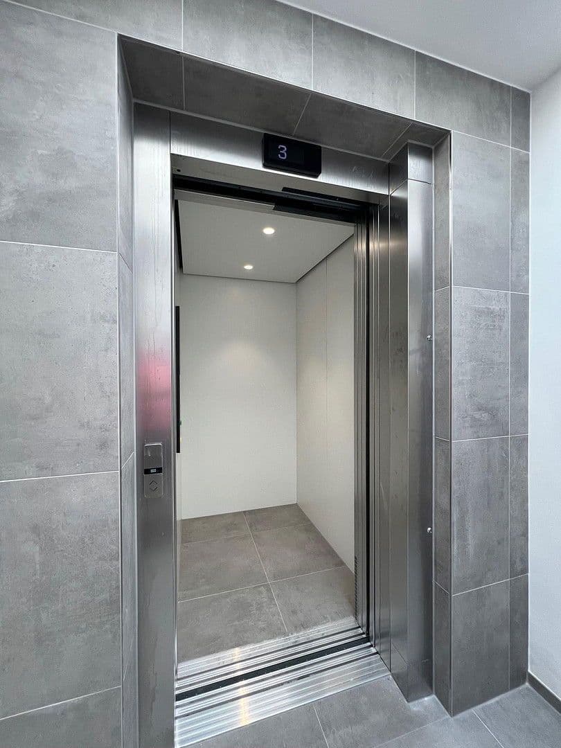 Pronájem bytu 3+1 95 m², Ostendorfstraße 37, Berlin, Berlín Pronájem bytu 3+1 95 m², Ostendorfstraße 37, Berlin, Berlín