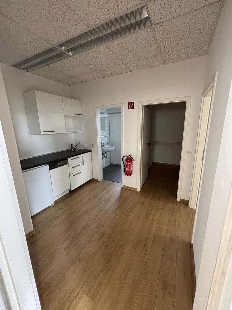 Pronájem kanceláře 87 m², Blumenstr. 33a, Magstadt, Bádensko-Württembersko Pronájem kanceláře 87 m², Blumenstr. 33a, Magstadt, Bádensko-Württembersko