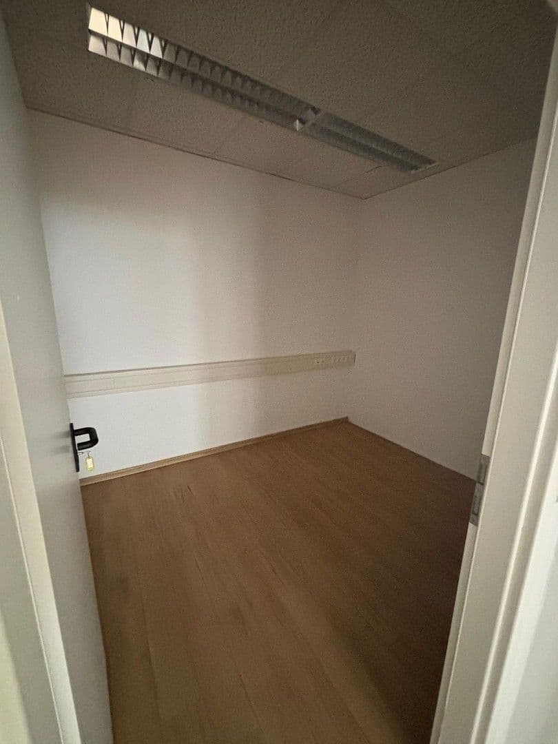 Pronájem kanceláře 87 m², Blumenstr. 33a, Magstadt, Bádensko-Württembersko Pronájem kanceláře 87 m², Blumenstr. 33a, Magstadt, Bádensko-Württembersko