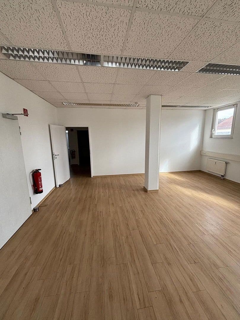 Pronájem kanceláře 87 m², Blumenstr. 33a, Magstadt, Bádensko-Württembersko Pronájem kanceláře 87 m², Blumenstr. 33a, Magstadt, Bádensko-Württembersko