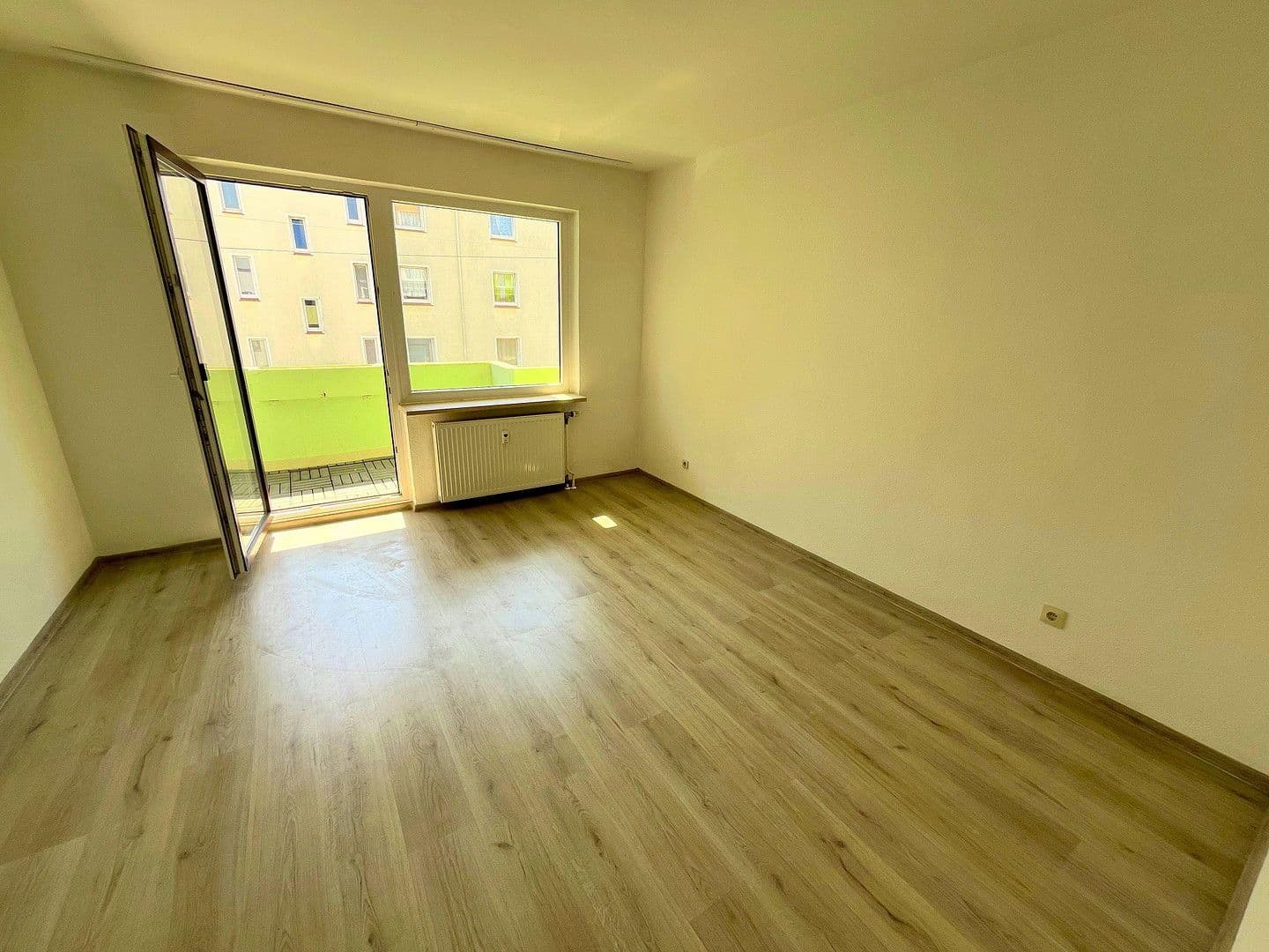 Pronájem bytu 4+1 101 m², Schlachthofstraße 9, Häfen - Bremerhaven, Bremen Pronájem bytu 4+1 101 m², Schlachthofstraße 9, Häfen - Bremerhaven, Bremen
