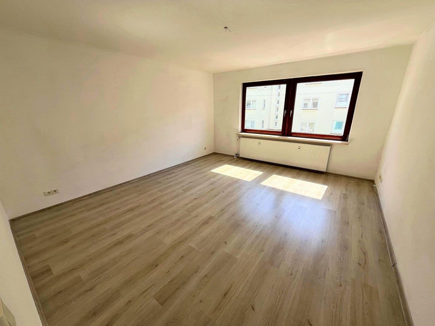 Pronájem bytu 4+1 101 m², Schlachthofstraße 9, Häfen - Bremerhaven, Bremen Pronájem bytu 4+1 101 m², Schlachthofstraße 9, Häfen - Bremerhaven, Bremen