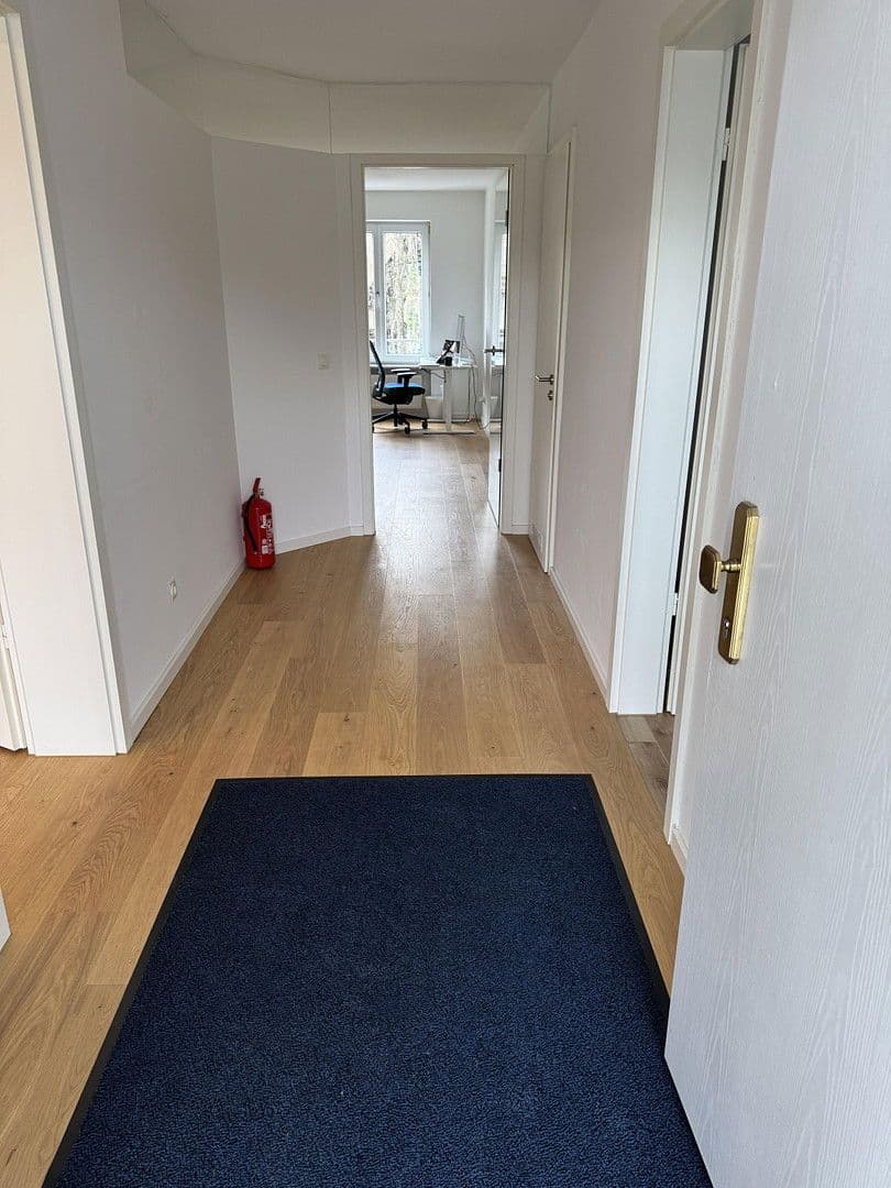 Pronájem kanceláře 11 m², Hirtenweg 6, Grünwald, Bavorsko Pronájem kanceláře 11 m², Hirtenweg 6, Grünwald, Bavorsko