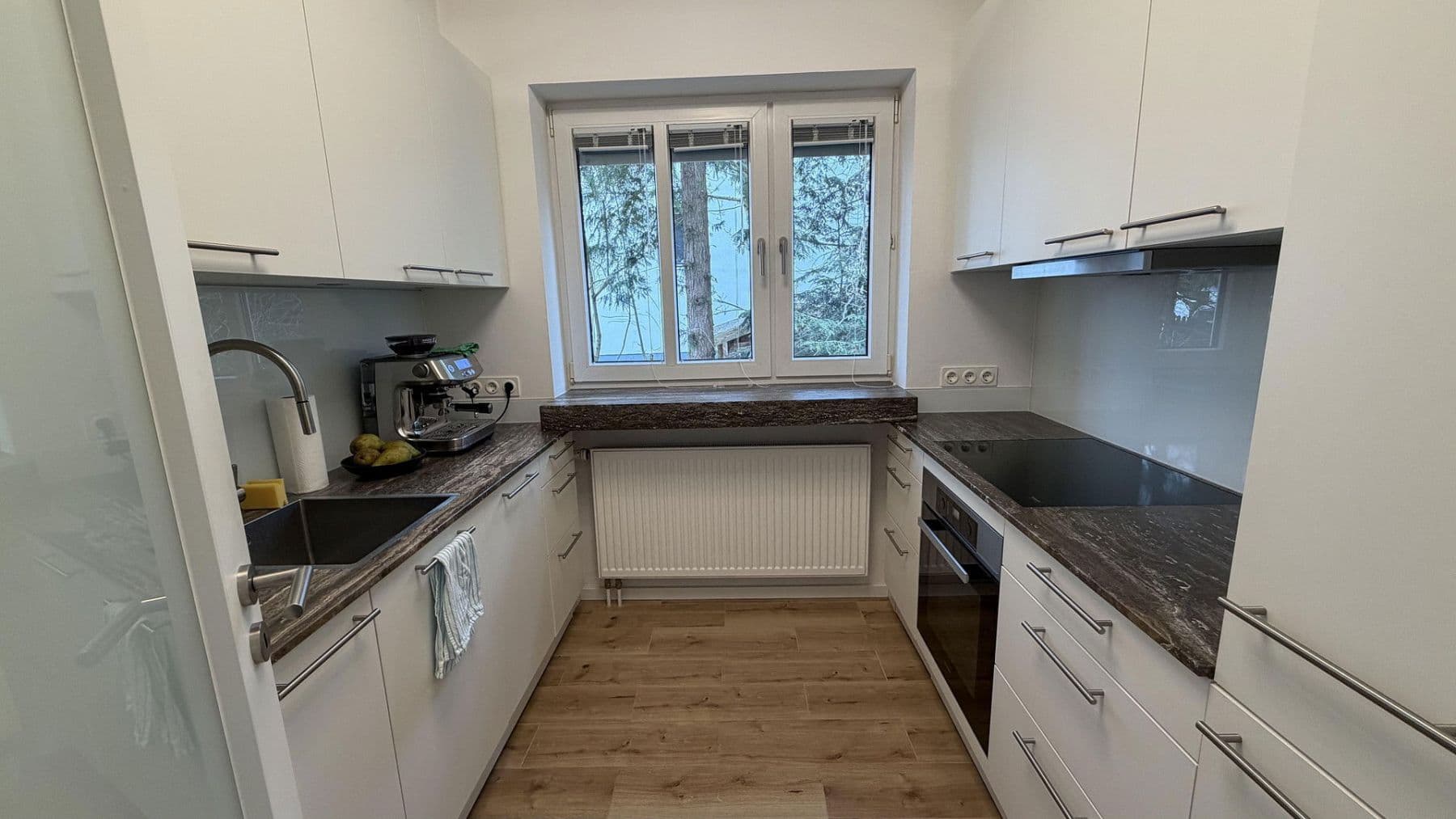 Pronájem kanceláře 11 m², Hirtenweg 6, Grünwald, Bavorsko Pronájem kanceláře 11 m², Hirtenweg 6, Grünwald, Bavorsko