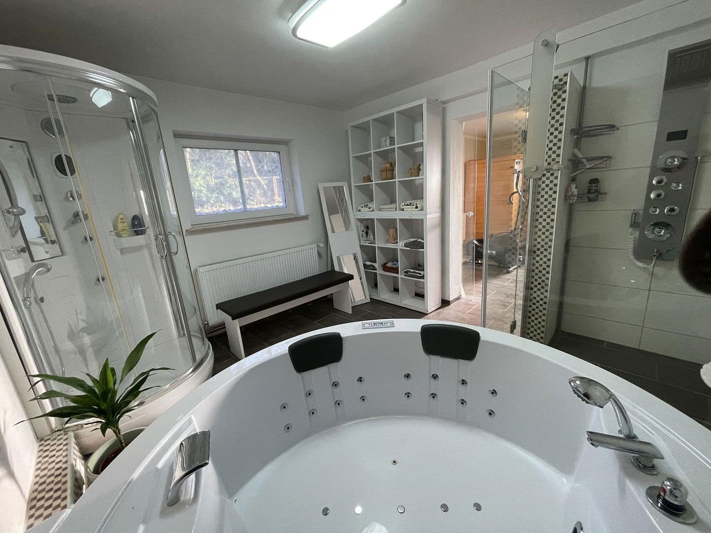 Prodej domu 400 m², pozemek 960 m², Berlin, Berlín Prodej domu 400 m², pozemek 960 m², Berlin, Berlín