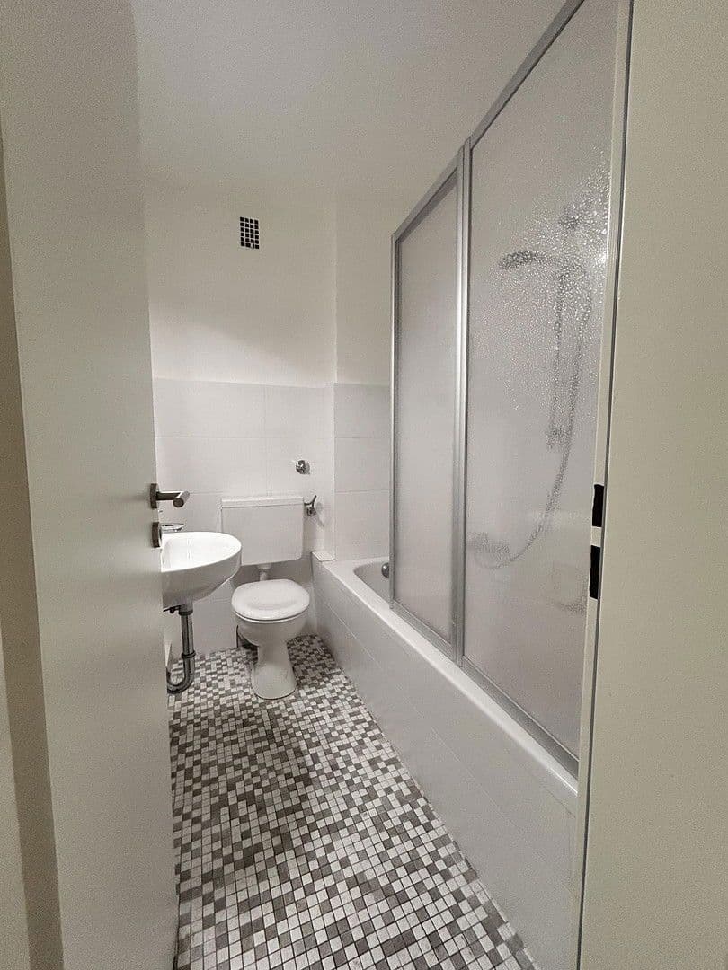 Pronájem bytu 3+1 63 m², Natruperstr. 130 D, Osnabrück, Dolní Sasko Pronájem bytu 3+1 63 m², Natruperstr. 130 D, Osnabrück, Dolní Sasko