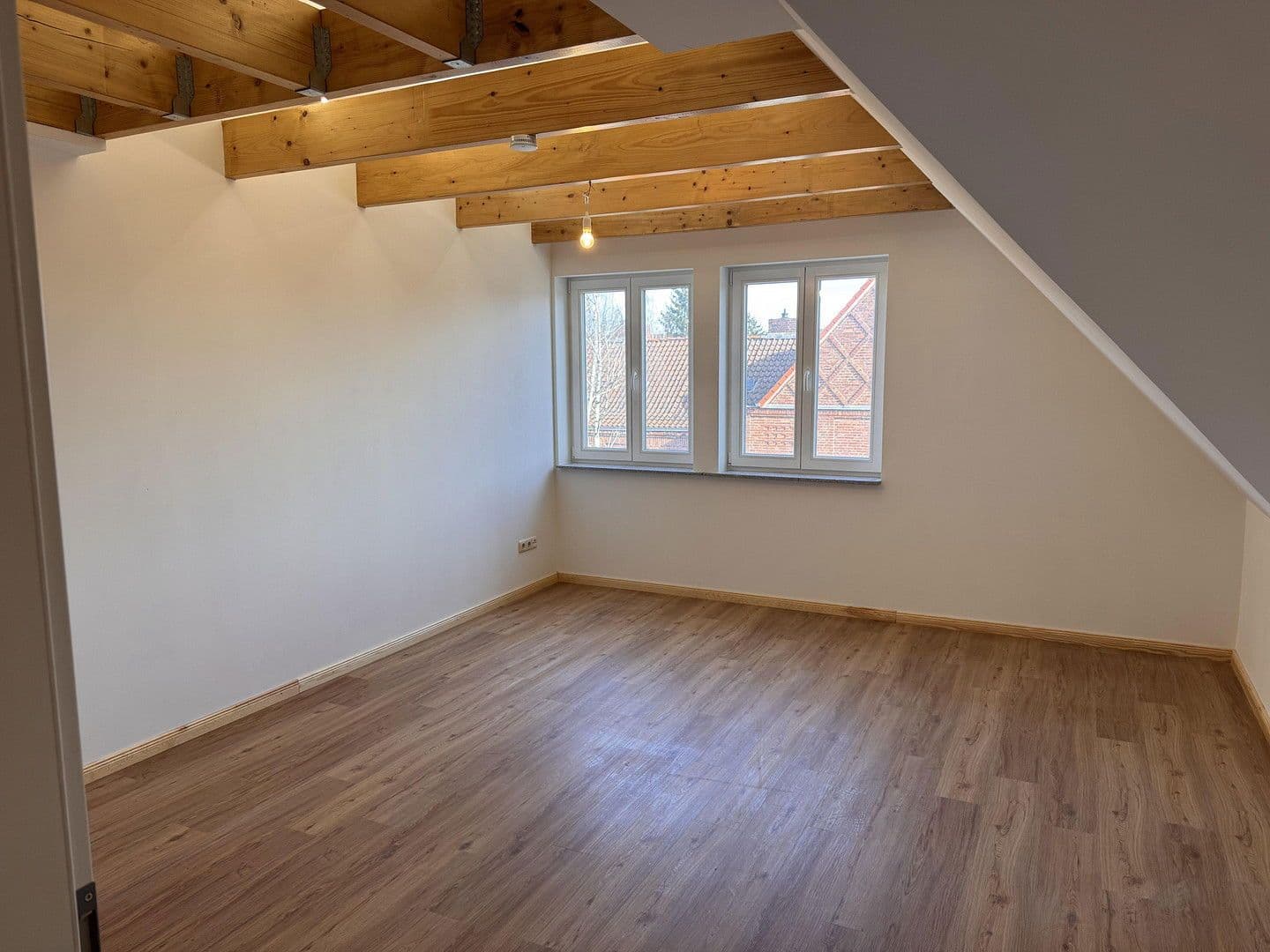 Pronájem bytu 2+1 120 m², Henningstraße 12, Lüneburg, Dolní Sasko Pronájem bytu 2+1 120 m², Henningstraße 12, Lüneburg, Dolní Sasko