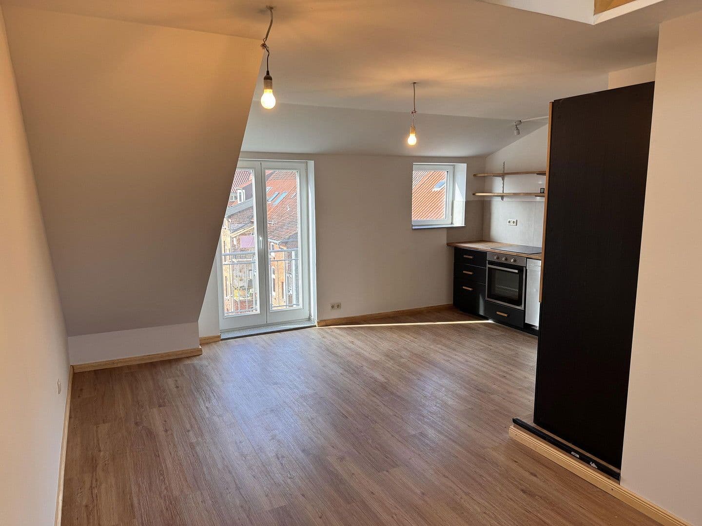 Pronájem bytu 2+1 120 m², Henningstraße 12, Lüneburg, Dolní Sasko Pronájem bytu 2+1 120 m², Henningstraße 12, Lüneburg, Dolní Sasko