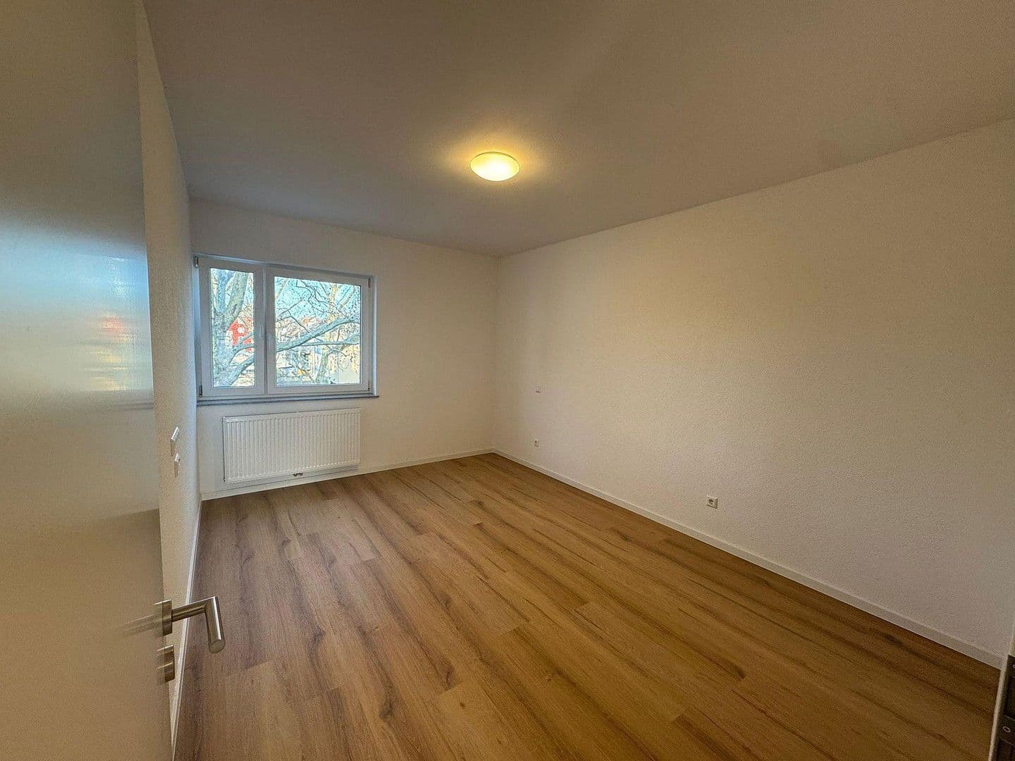 Pronájem bytu 2+1 58 m², Mittelstraße 125, Mannheim, Bádensko-Württembersko Pronájem bytu 2+1 58 m², Mittelstraße 125, Mannheim, Bádensko-Württembersko