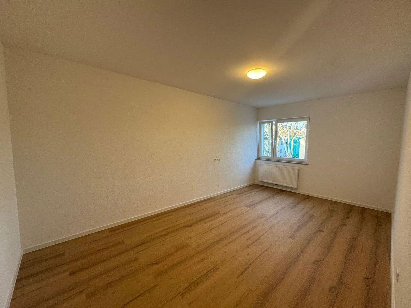Pronájem bytu 2+1 58 m², Mittelstraße 125, Mannheim, Bádensko-Württembersko Pronájem bytu 2+1 58 m², Mittelstraße 125, Mannheim, Bádensko-Württembersko