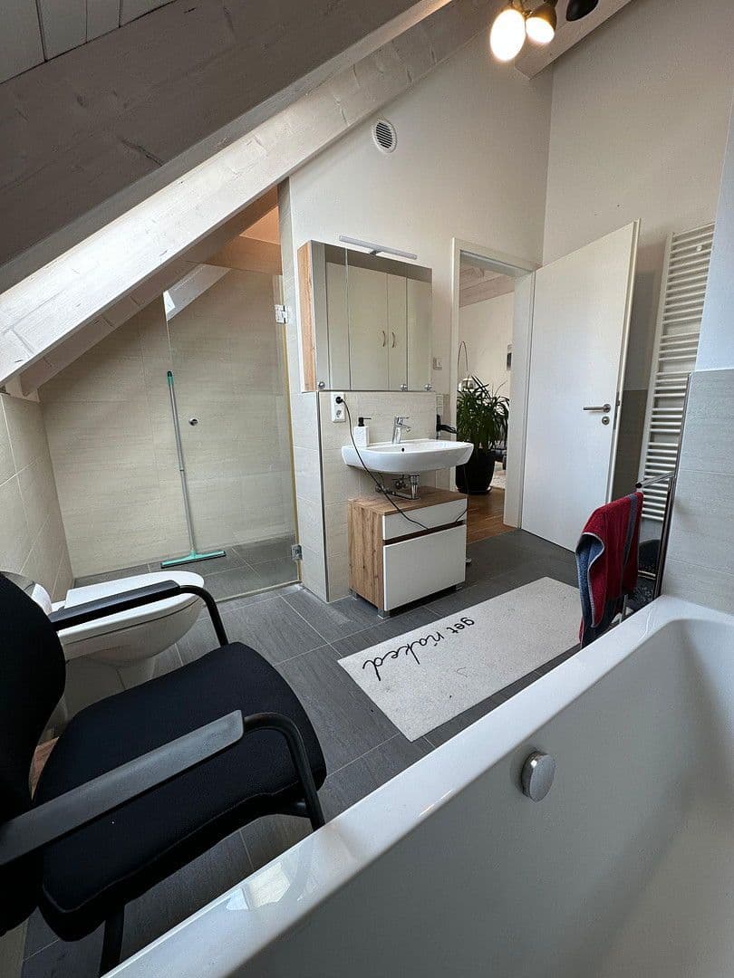 Pronájem bytu 4+1 116 m², Hanfelder Str. 7a, Oberbrunn, Bavorsko Pronájem bytu 4+1 116 m², Hanfelder Str. 7a, Oberbrunn, Bavorsko