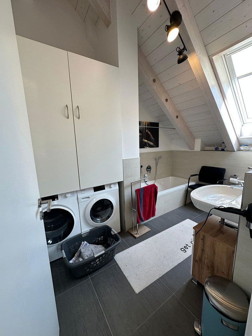 Pronájem bytu 4+1 116 m², Hanfelder Str. 7a, Oberbrunn, Bavorsko Pronájem bytu 4+1 116 m², Hanfelder Str. 7a, Oberbrunn, Bavorsko