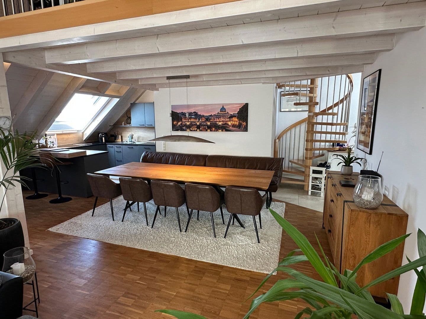 Pronájem bytu 4+1 116 m², Hanfelder Str. 7a, Oberbrunn, Bavorsko Pronájem bytu 4+1 116 m², Hanfelder Str. 7a, Oberbrunn, Bavorsko