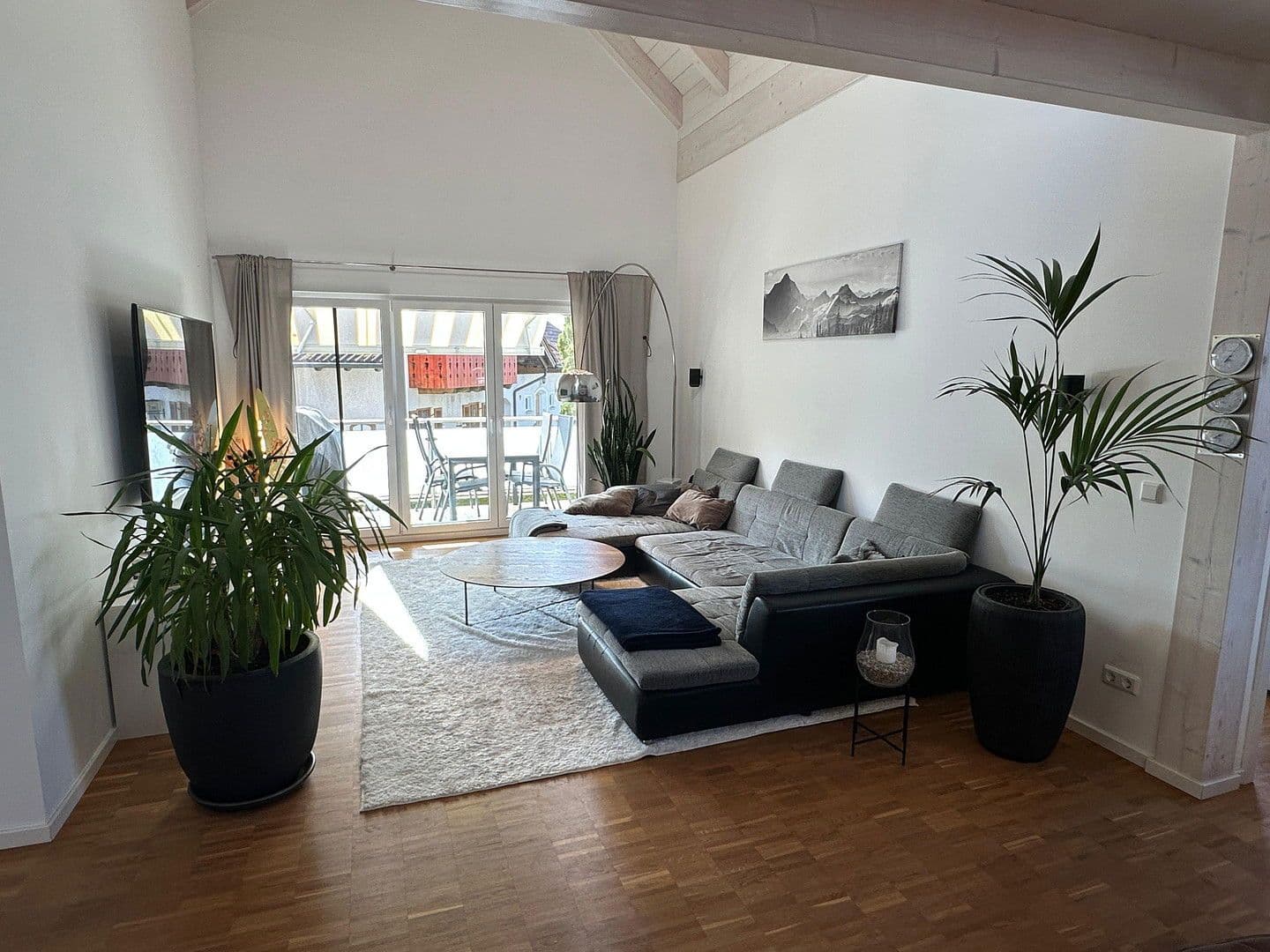 Pronájem bytu 4+1 116 m², Hanfelder Str. 7a, Oberbrunn, Bavorsko Pronájem bytu 4+1 116 m², Hanfelder Str. 7a, Oberbrunn, Bavorsko