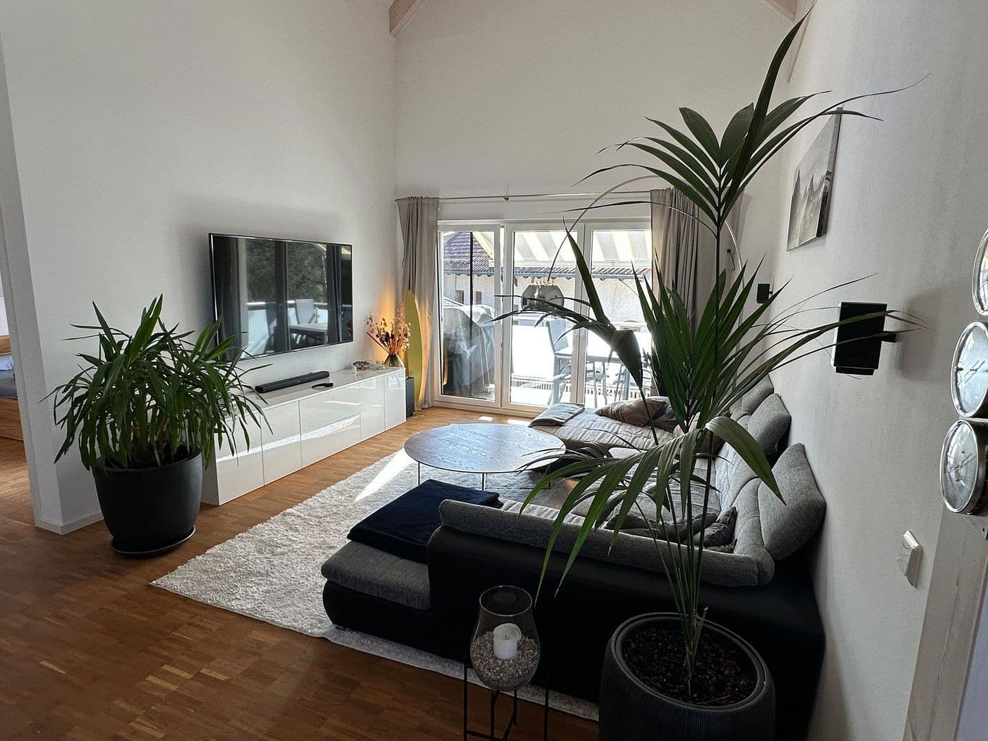 Pronájem bytu 4+1 116 m², Hanfelder Str. 7a, Oberbrunn, Bavorsko Pronájem bytu 4+1 116 m², Hanfelder Str. 7a, Oberbrunn, Bavorsko