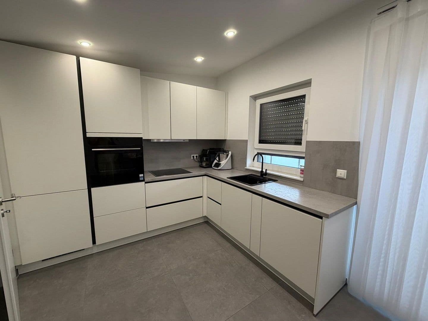 Pronájem bytu 3+1 85 m², Offenbach, Hessen Pronájem bytu 3+1 85 m², Offenbach, Hessen