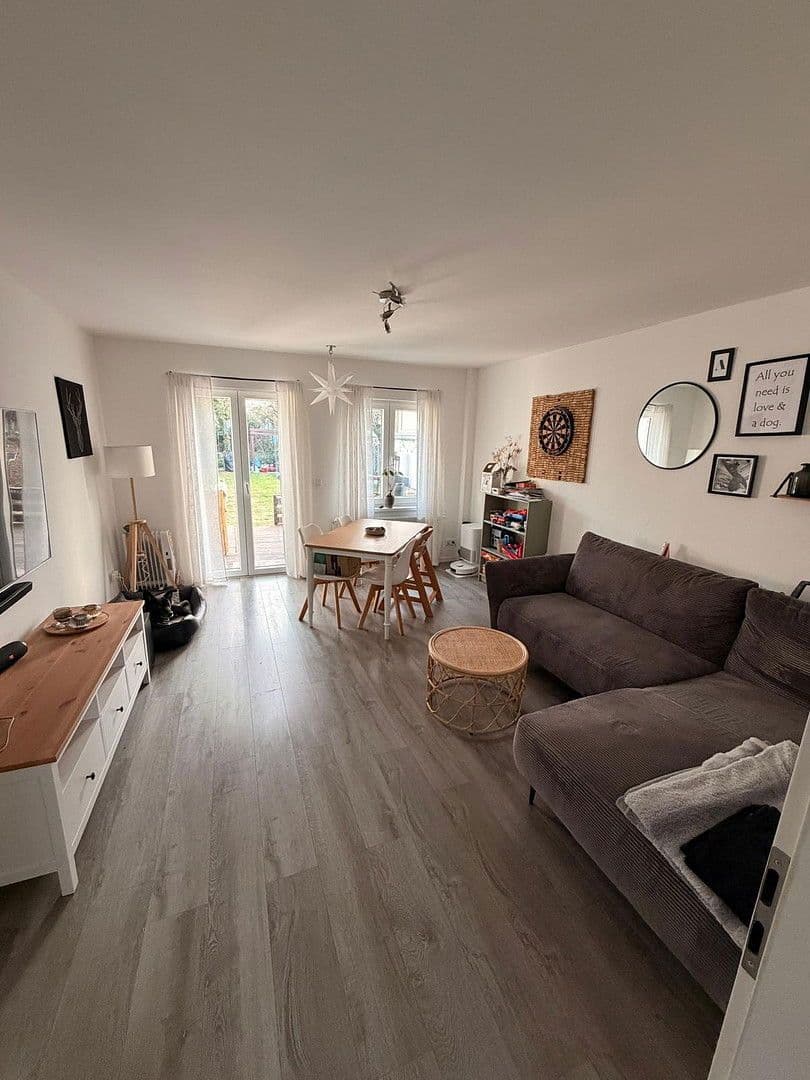 Pronájem domu 89 m², pozemek 165 m², Am Wullwinkel 35, Hannover, Dolní Sasko Pronájem domu 89 m², pozemek 165 m², Am Wullwinkel 35, Hannover, Dolní Sasko