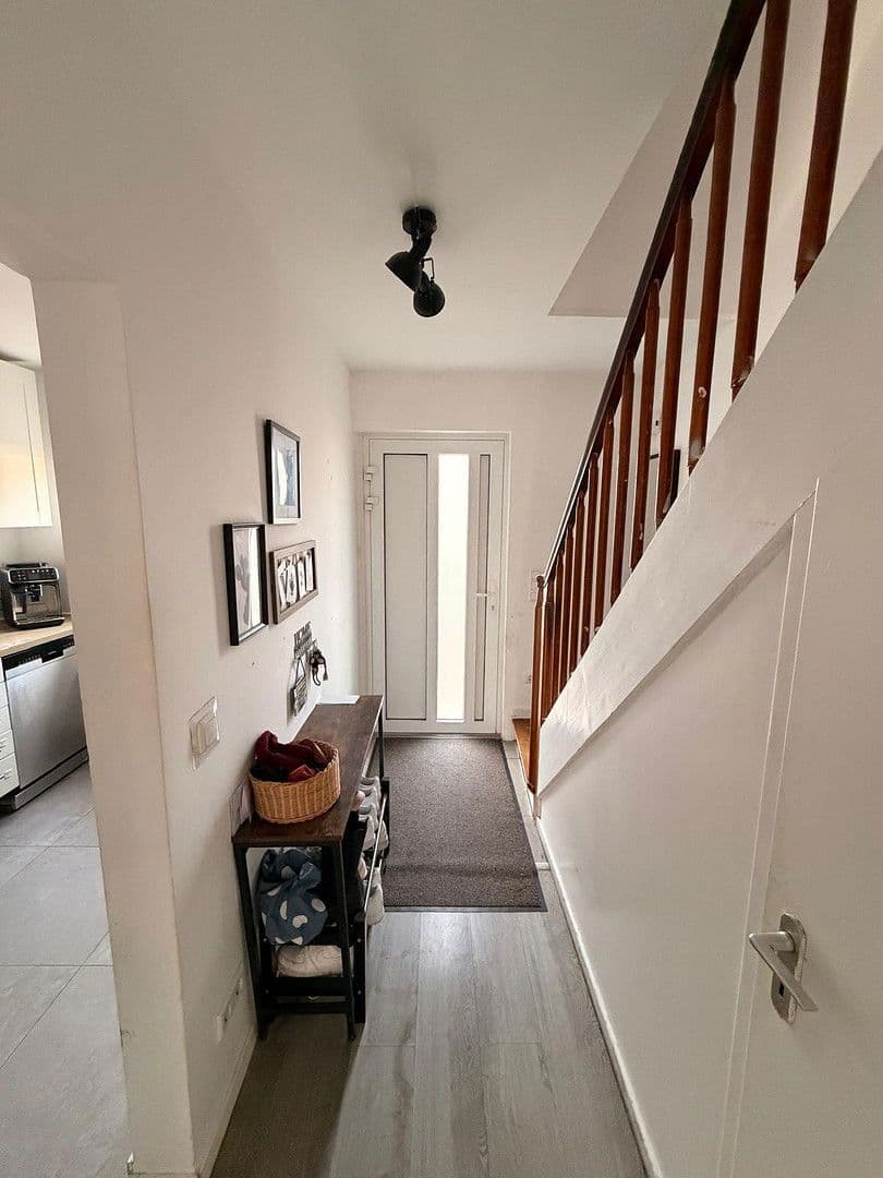 Pronájem domu 89 m², pozemek 165 m², Am Wullwinkel 35, Hannover, Dolní Sasko Pronájem domu 89 m², pozemek 165 m², Am Wullwinkel 35, Hannover, Dolní Sasko