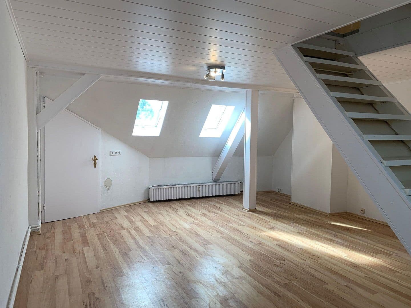 Pronájem bytu 3+1 70 m², Rodensteiner Str. 14, Fränkisch-Crumbach, Hessen Pronájem bytu 3+1 70 m², Rodensteiner Str. 14, Fränkisch-Crumbach, Hessen