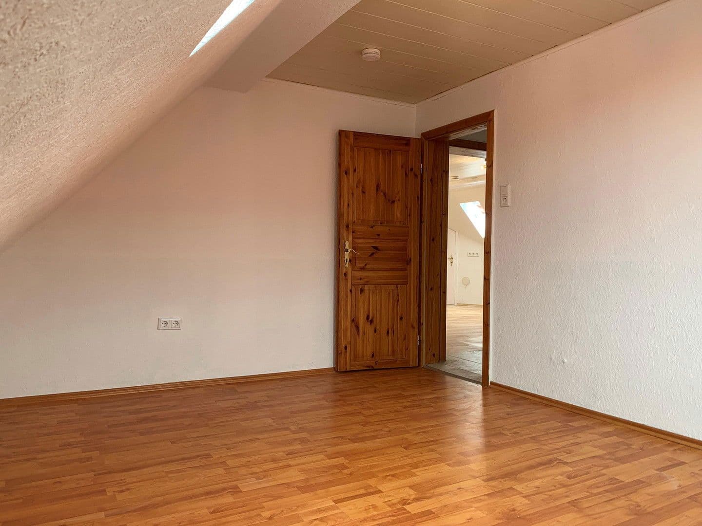 Pronájem bytu 3+1 70 m², Rodensteiner Str. 14, Fränkisch-Crumbach, Hessen Pronájem bytu 3+1 70 m², Rodensteiner Str. 14, Fränkisch-Crumbach, Hessen