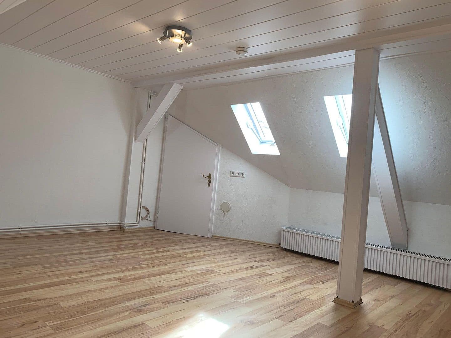 Pronájem bytu 3+1 70 m², Rodensteiner Str. 14, Fränkisch-Crumbach, Hessen Pronájem bytu 3+1 70 m², Rodensteiner Str. 14, Fränkisch-Crumbach, Hessen