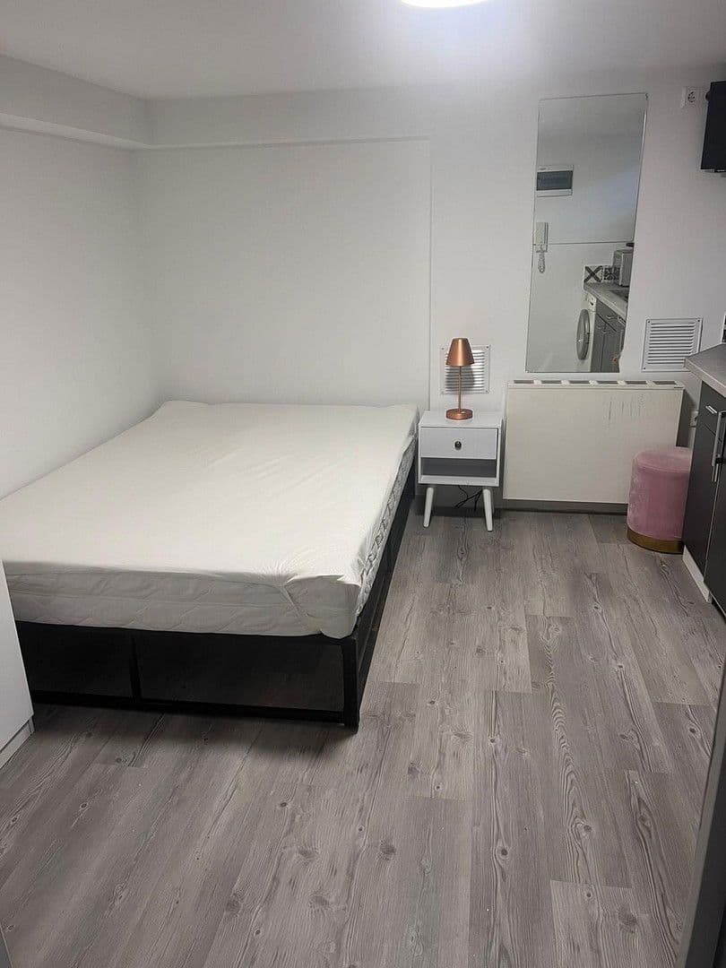 Pronájem bytu 1+1 10 m², Grosse Falterstrasse , 58, Stuttgart, Bádensko-Württembersko Pronájem bytu 1+1 10 m², Grosse Falterstrasse , 58, Stuttgart, Bádensko-Württembersko