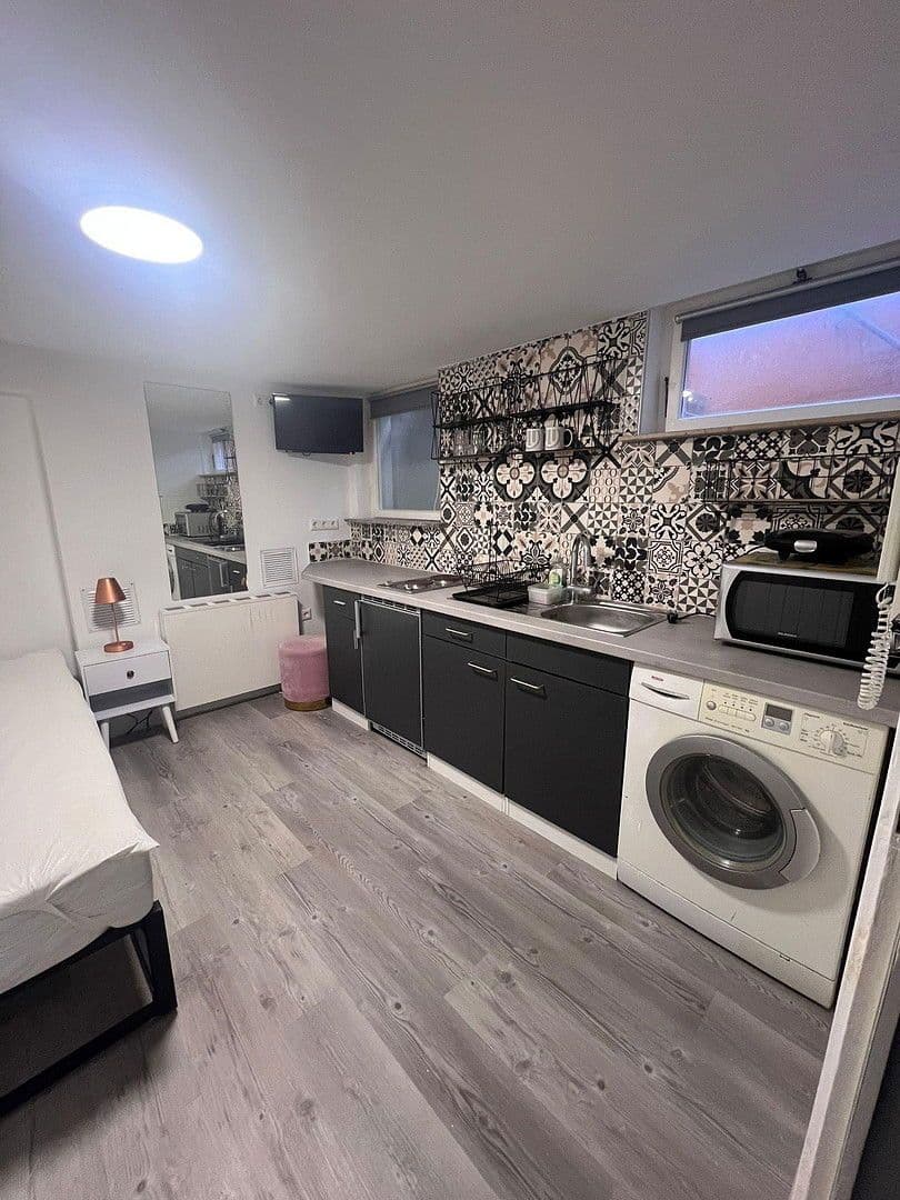 Pronájem bytu 1+1 10 m², Grosse Falterstrasse , 58, Stuttgart, Bádensko-Württembersko Pronájem bytu 1+1 10 m², Grosse Falterstrasse , 58, Stuttgart, Bádensko-Württembersko