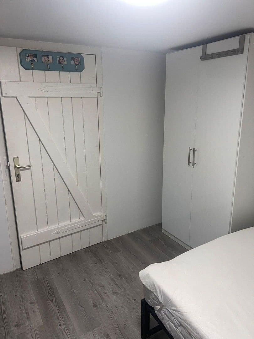 Pronájem bytu 1+1 10 m², Grosse Falterstrasse , 58, Stuttgart, Bádensko-Württembersko Pronájem bytu 1+1 10 m², Grosse Falterstrasse , 58, Stuttgart, Bádensko-Württembersko