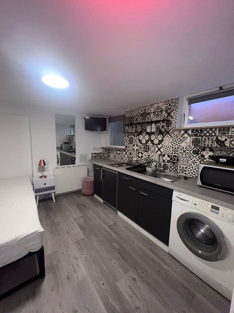 Pronájem bytu 1+1 10 m², Grosse Falterstrasse , 58, Stuttgart, Bádensko-Württembersko Pronájem bytu 1+1 10 m², Grosse Falterstrasse , 58, Stuttgart, Bádensko-Württembersko