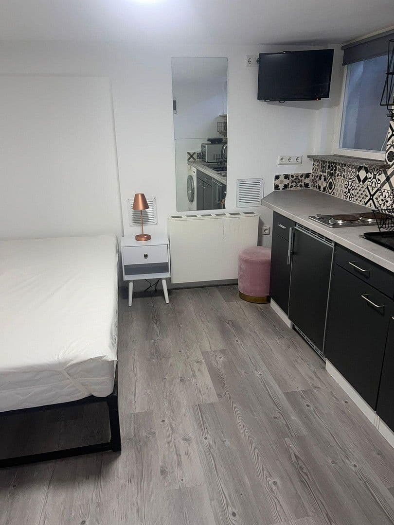 Pronájem bytu 1+1 10 m², Grosse Falterstrasse , 58, Stuttgart, Bádensko-Württembersko Pronájem bytu 1+1 10 m², Grosse Falterstrasse , 58, Stuttgart, Bádensko-Württembersko